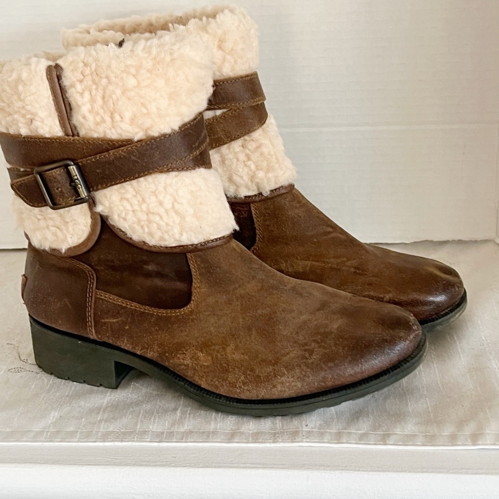 Revolve UGG Blayre III boots Chipmunk brown Women’s Sz 8.5